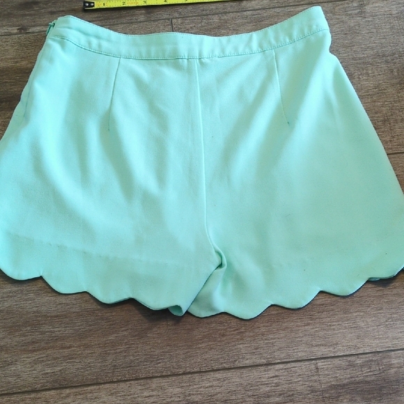 Mint Green Scalloped Hem Women's Shorts - Picture 5 of 7